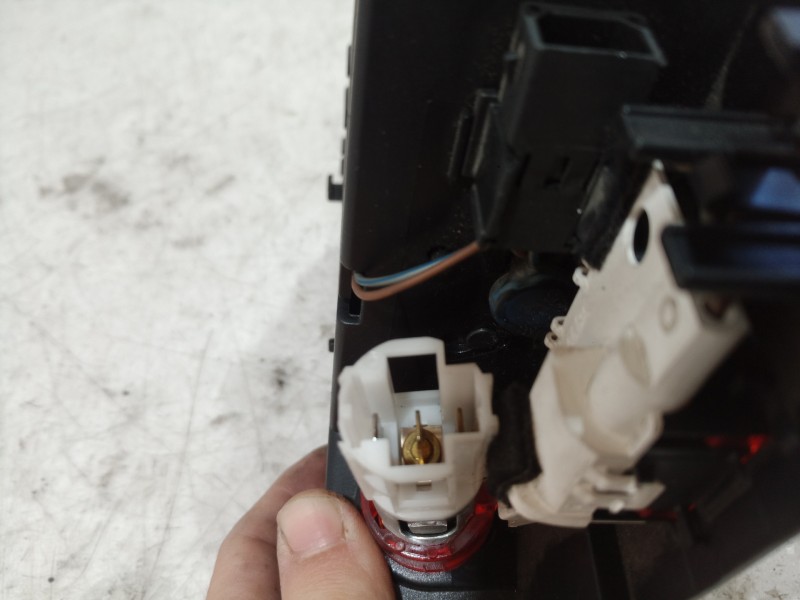 Recambio de cenicero para audi tt (8n3/8n9) 1.8 t coupe (110kw) referencia OEM IAM 8N0857951 8N0857951 8N0857951