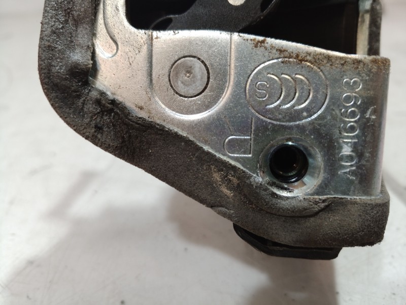 Recambio de cerradura puerta trasera derecha para toyota rav 4 (a3) executive referencia OEM IAM A046693 A046693 A046693