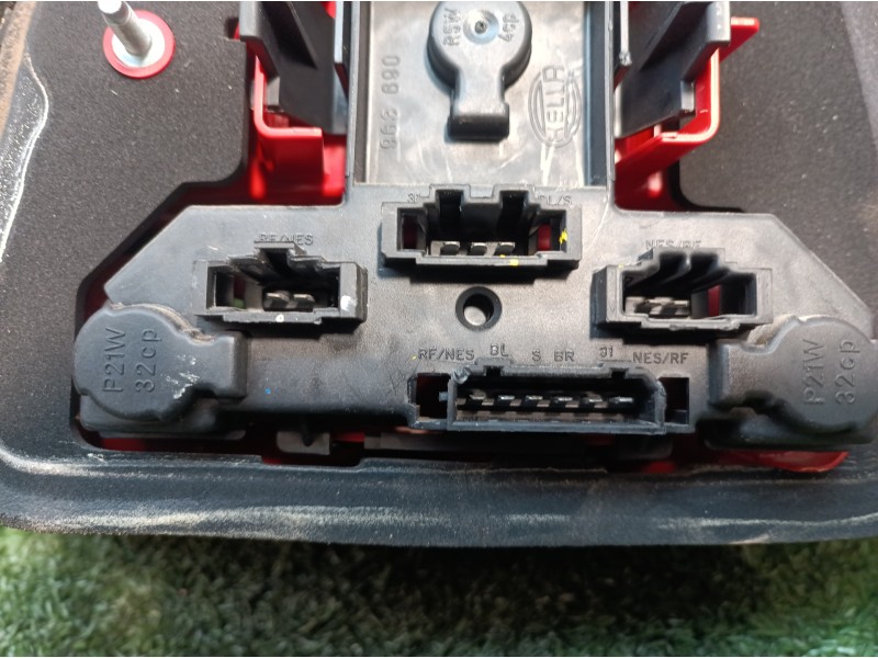 Recambio de piloto trasero izquierdo para volkswagen bora berlina (1j2) highline referencia OEM IAM 1J5945095AA 1J5945095AA 1J59