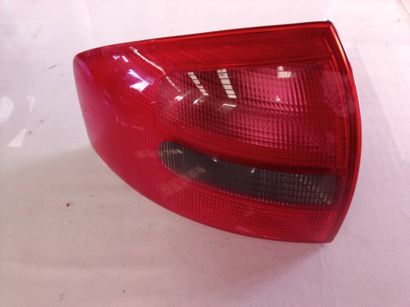 Recambio de piloto trasero izquierdo para audi a6 berlina (4b2) 1.8 t referencia OEM IAM 4B5945095 4B5945095 4B5945095