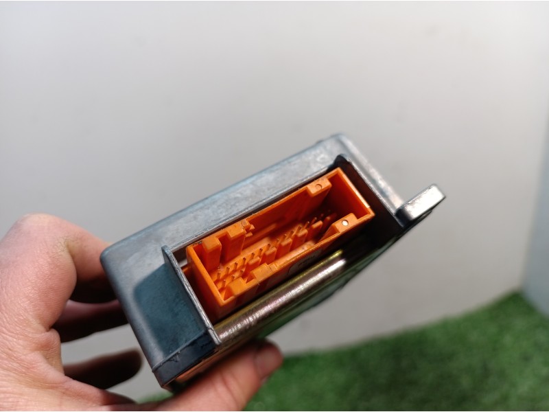 Recambio de centralita airbag para citroën xsara berlina 1.9 diesel referencia OEM IAM 9633621380 9633621380 550535300