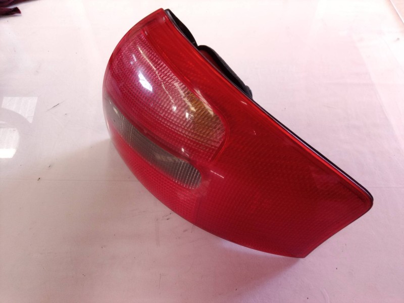 Recambio de piloto trasero derecho para audi a6 berlina (4b2) 1.8 t referencia OEM IAM 4B5945096 4B5945096 4B5945096