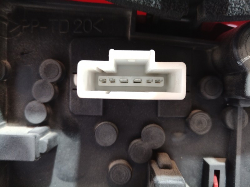 Recambio de piloto trasero derecho para peugeot 406 berlina (s1/s2) stdt referencia OEM IAM 6351E8  