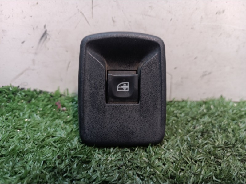 Recambio de mando elevalunas delantero derecho para dacia dokker ambiance referencia OEM IAM   