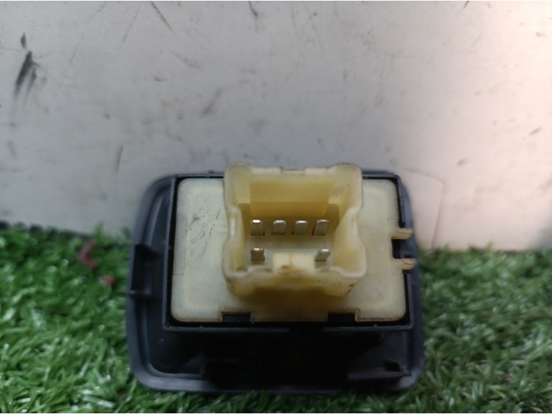 Recambio de mando elevalunas delantero derecho para dacia dokker ambiance referencia OEM IAM   