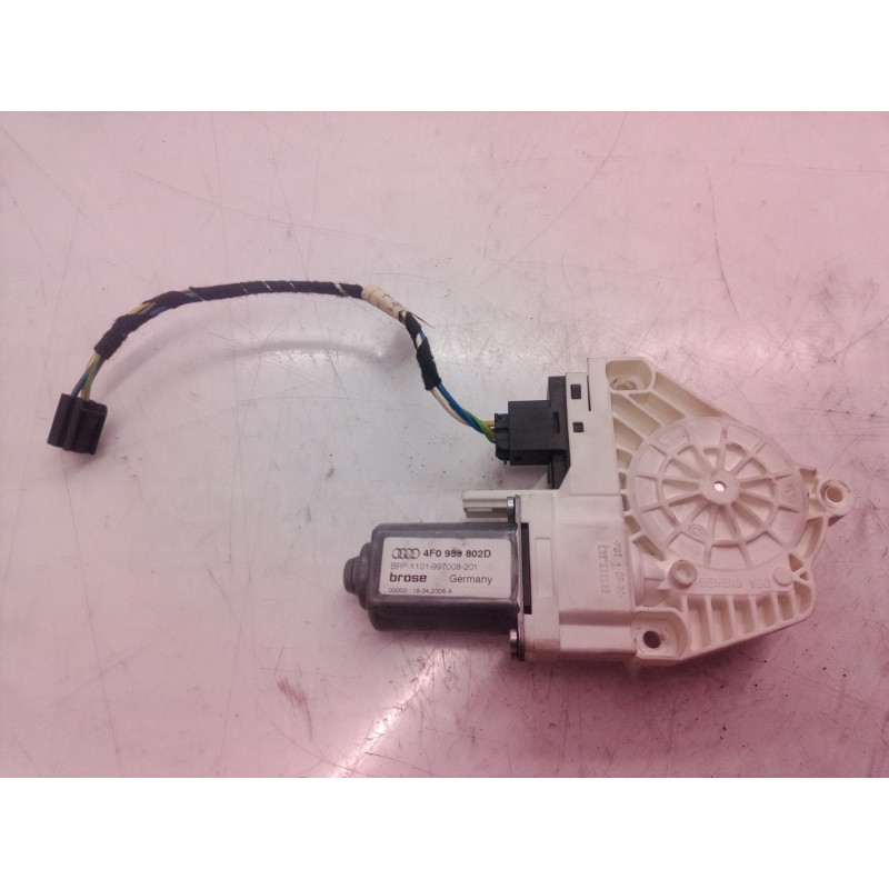 Recambio de motor elevalunas delantero derecho para audi a6 berlina (4f2) 3.0 tdi quattro (165kw) referencia OEM IAM 4F0959802D 