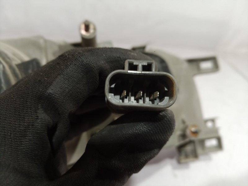 Recambio de faro izquierdo para nissan primera berl./familiar (p10/w10) europa berlina referencia OEM IAM MNS341 MNS341 MNS341