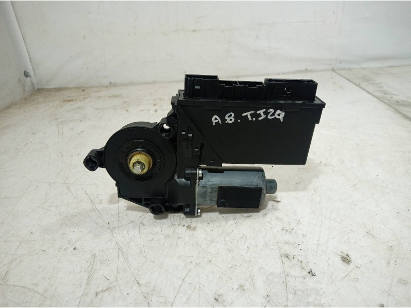 Recambio de motor elevalunas trasero izquierdo para audi a8 (4e2) referencia OEM IAM 4E0910802 4E0910802 4E0910802