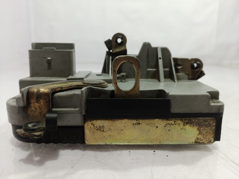 Recambio de cerradura puerta delantera derecha para peugeot 206 cc referencia OEM IAM   