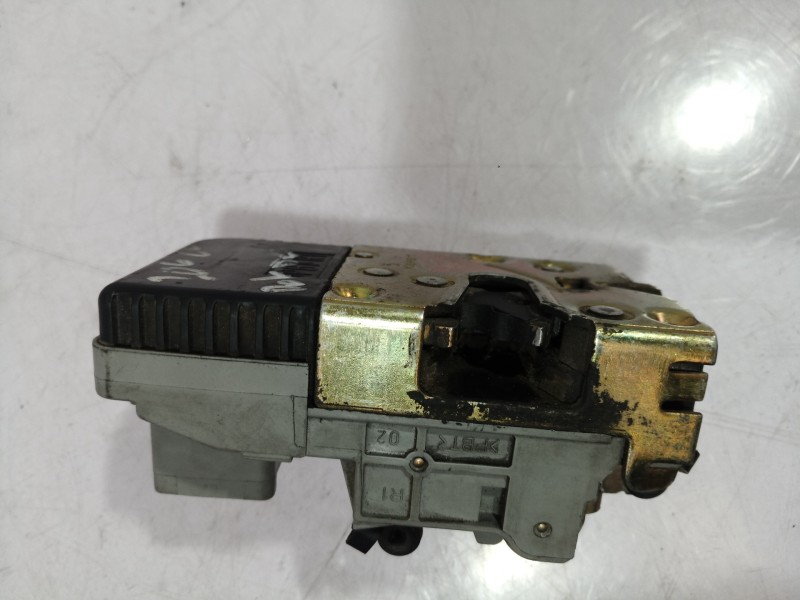 Recambio de cerradura puerta delantera derecha para peugeot 206 cc referencia OEM IAM   