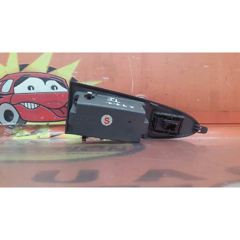 Recambio de mando elevalunas trasero izquierdo para fiat croma (194) 1.9 8v multijet dynamic referencia OEM IAM 0071740224  