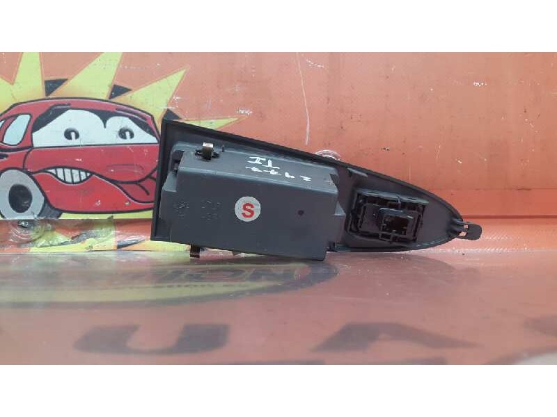 Recambio de mando elevalunas trasero izquierdo para fiat croma (194) 1.9 8v multijet dynamic referencia OEM IAM 0071740224  
