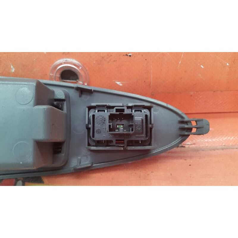 Recambio de mando elevalunas trasero izquierdo para fiat croma (194) 1.9 8v multijet dynamic referencia OEM IAM 0071740224  
