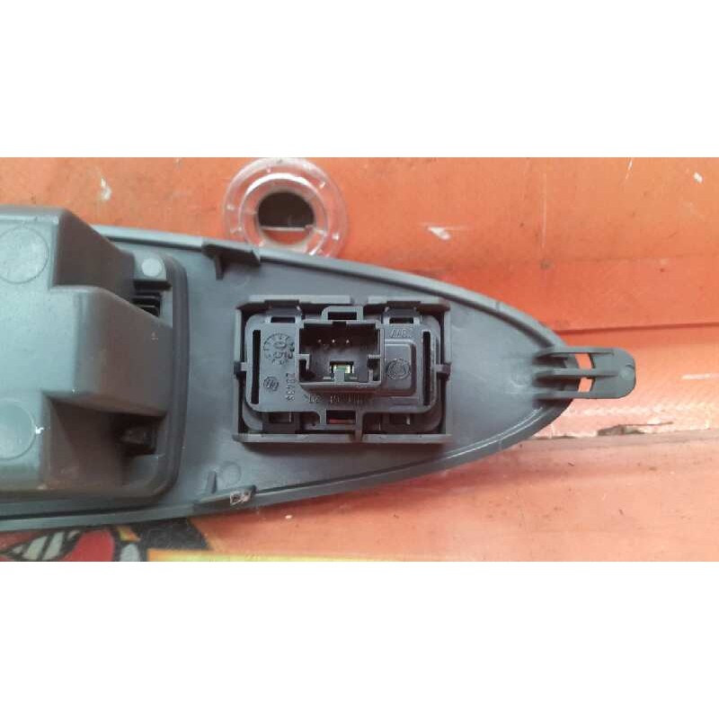 Recambio de mando elevalunas trasero derecho para fiat croma (194) 1.9 8v multijet dynamic referencia OEM IAM 0071740224  