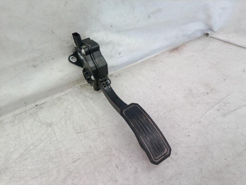 Recambio de pedal acelerador para toyota rav 4 (a3) executive referencia OEM IAM 7811042010 7811042010 1988007270