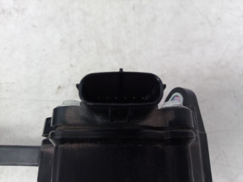 Recambio de pedal acelerador para toyota rav 4 (a3) executive referencia OEM IAM 7811042010 7811042010 1988007270