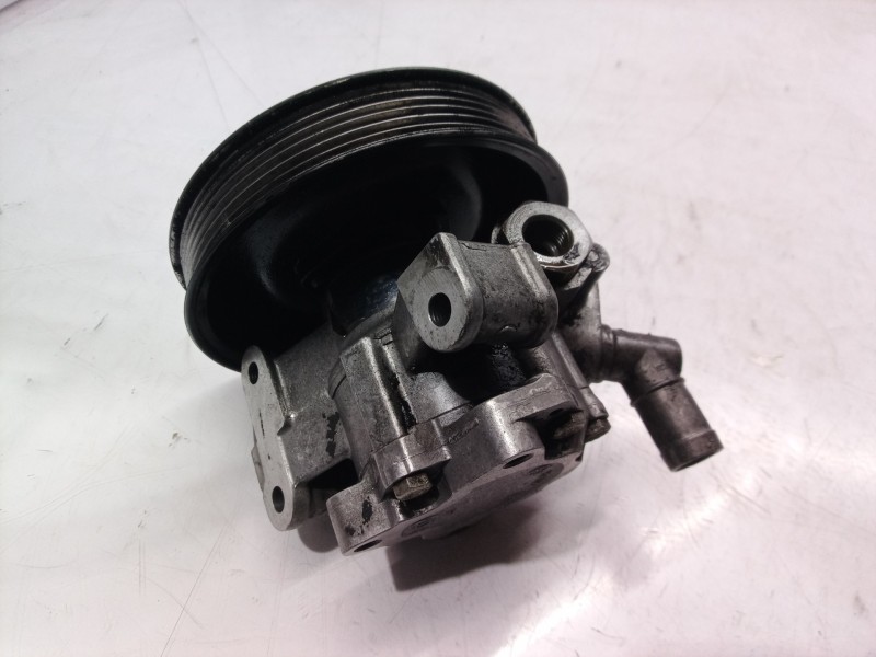 Recambio de bomba direccion para mercedes-benz vito (w638) caja cerrada referencia OEM IAM A6042360010 A6042360010 A6042360010