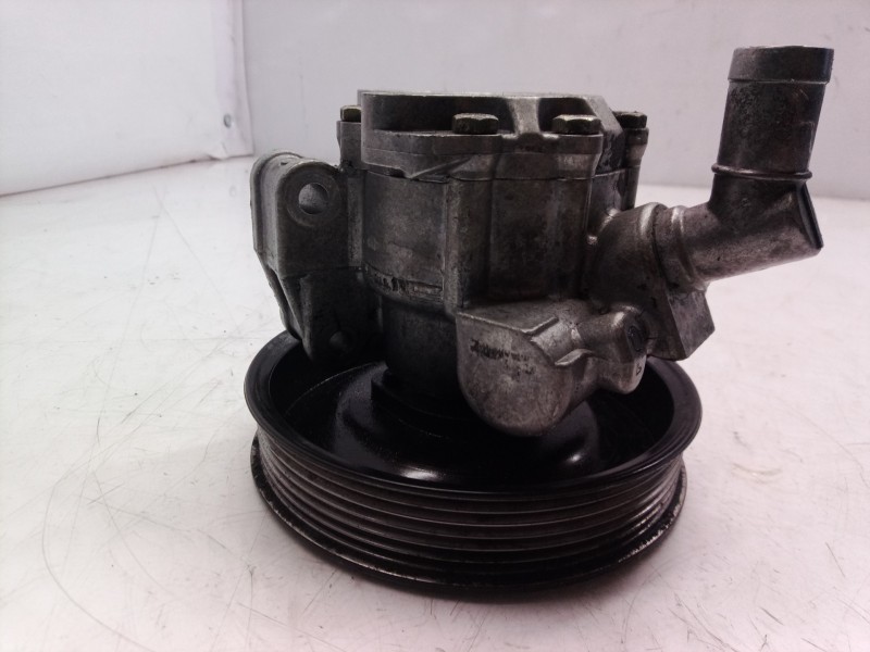 Recambio de bomba direccion para mercedes-benz vito (w638) caja cerrada referencia OEM IAM A6042360010 A6042360010 A6042360010