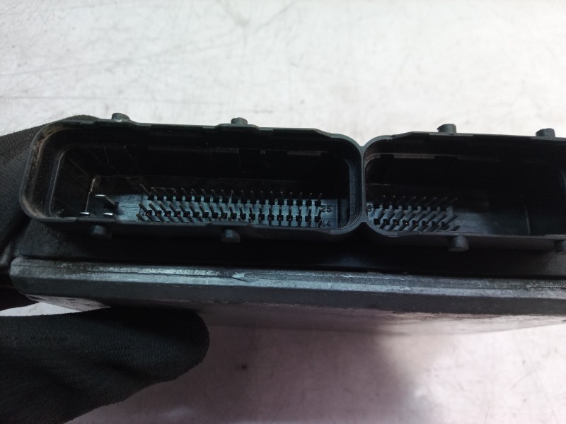 Recambio de centralita motor uce para opel sintra 2.2 16v dti referencia OEM IAM 0281001637 0281001637 0281001637