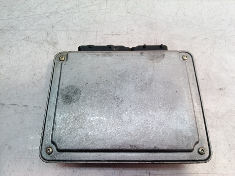 Recambio de centralita motor uce para opel sintra 2.2 16v dti referencia OEM IAM 0281001637 0281001637 0281001637