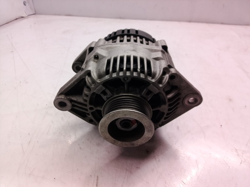 Recambio de alternador para renault megane i berlina hatchback (ba0) referencia OEM IAM 0986041351 0986041351 0986041351