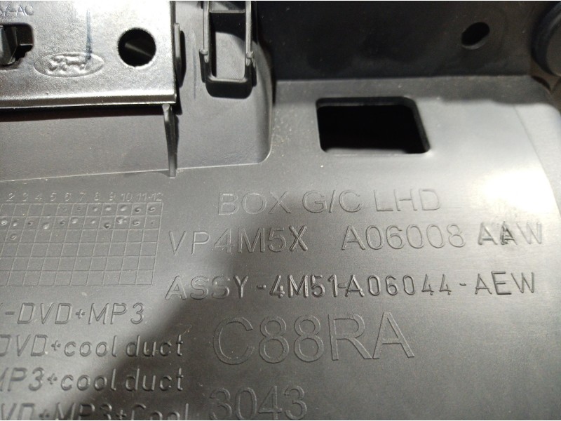 Recambio de guantera para ford focus berlina (cap) titanium referencia OEM IAM VP4M5XA06008AAW VP4M5XA06008AAW VP4M5XA06008