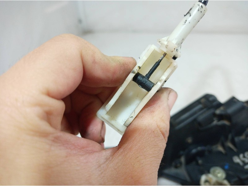 Recambio de cerradura puerta trasera derecha para bmw serie 3 berlina (e46) 320d referencia OEM IAM   