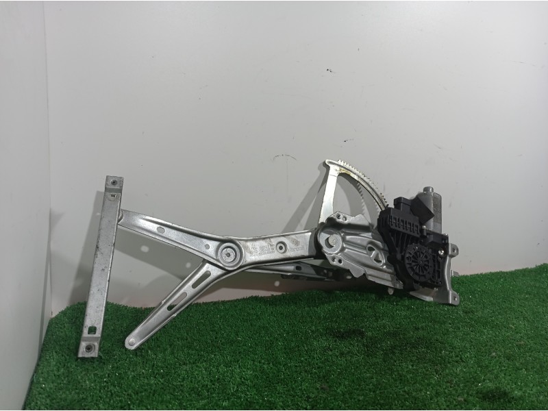 Recambio de elevalunas delantero derecho para opel astra h berlina cosmo referencia OEM IAM A330013100418 0130821989 A3310933064