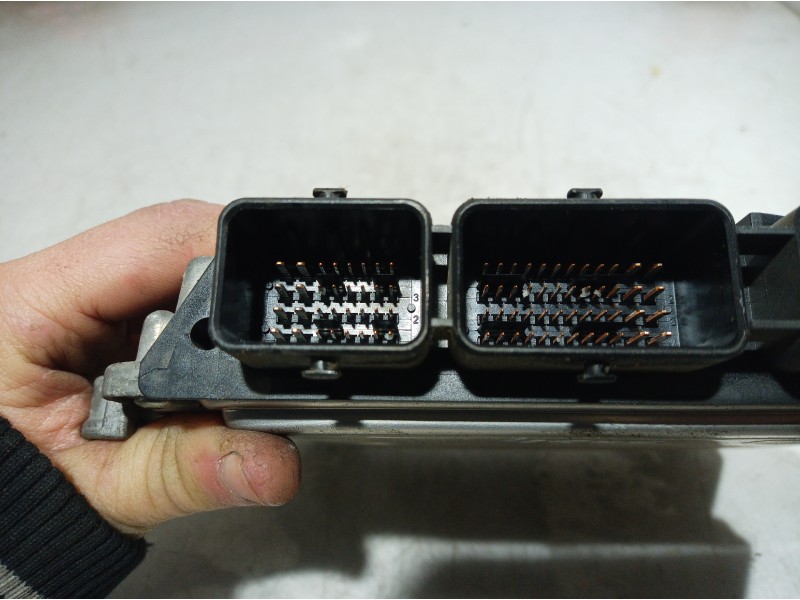 Recambio de centralita motor uce para ford focus berlina (cap) titanium referencia OEM IAM 6M5112A650CE 6M5112A650CE 0281012489