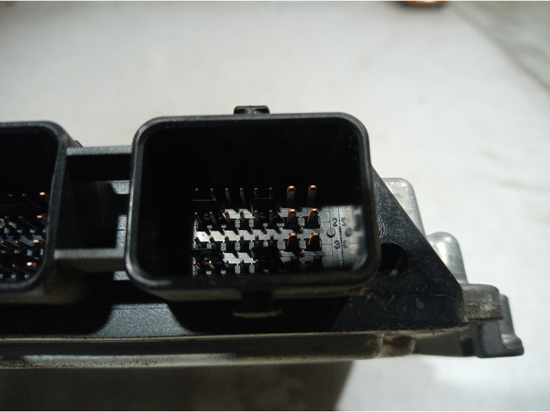 Recambio de centralita motor uce para ford focus berlina (cap) titanium referencia OEM IAM 6M5112A650CE 6M5112A650CE 0281012489