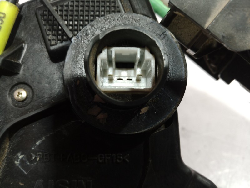 Recambio de cerradura puerta delantera derecha para toyota corolla (e12) referencia OEM IAM   