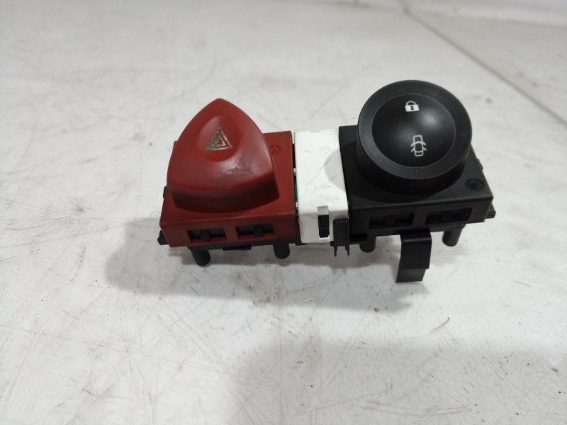 Recambio de warning para renault megane ii berlina 3p pack authentique referencia OEM IAM 8200107808 8200107808 8200107808