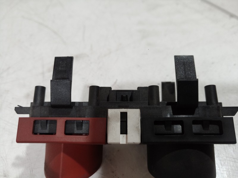 Recambio de warning para renault megane ii berlina 3p pack authentique referencia OEM IAM 8200107808 8200107808 8200107808