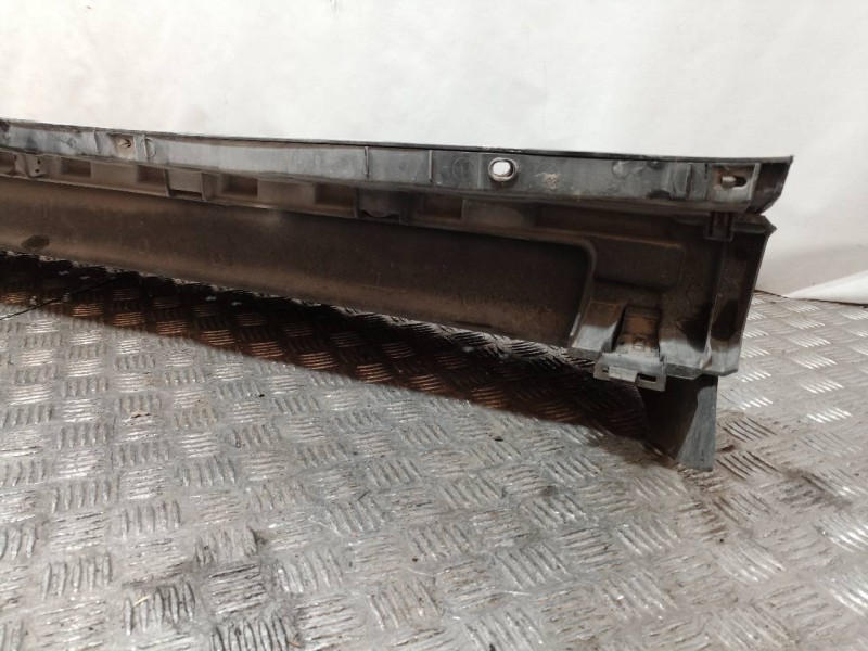 Recambio de molduras traseras para volkswagen crafter caja cerrada 2.0 tdi referencia OEM IAM   