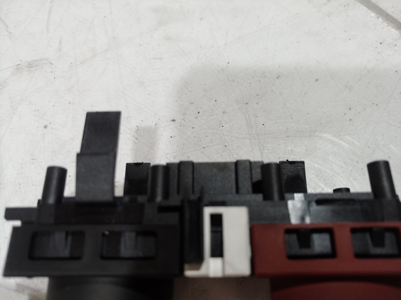 Recambio de warning para renault megane ii berlina 3p pack authentique referencia OEM IAM 8200107808 8200107808 8200107808