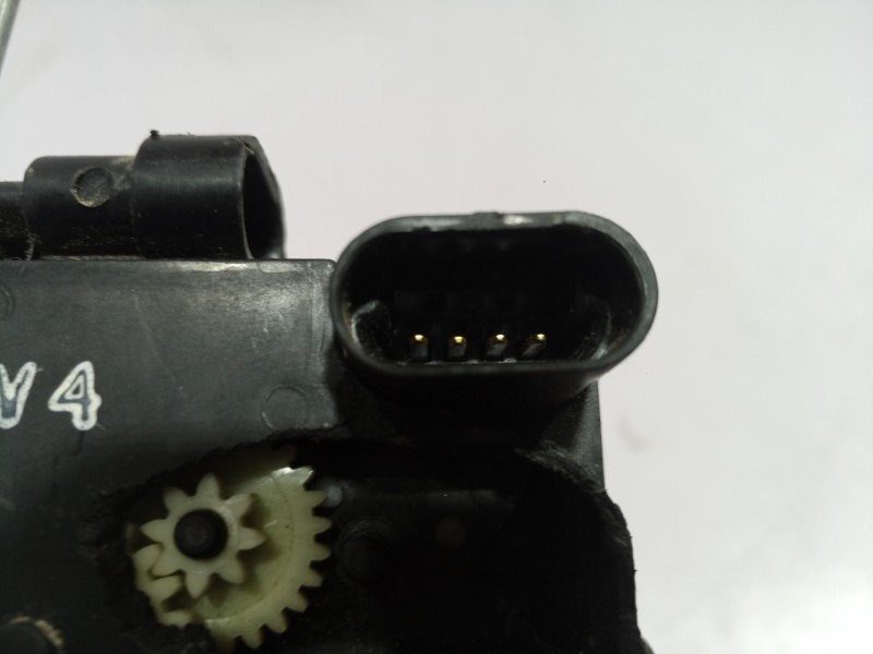 Recambio de cerradura puerta delantera derecha para chevrolet evanda 2.0 cat referencia OEM IAM   