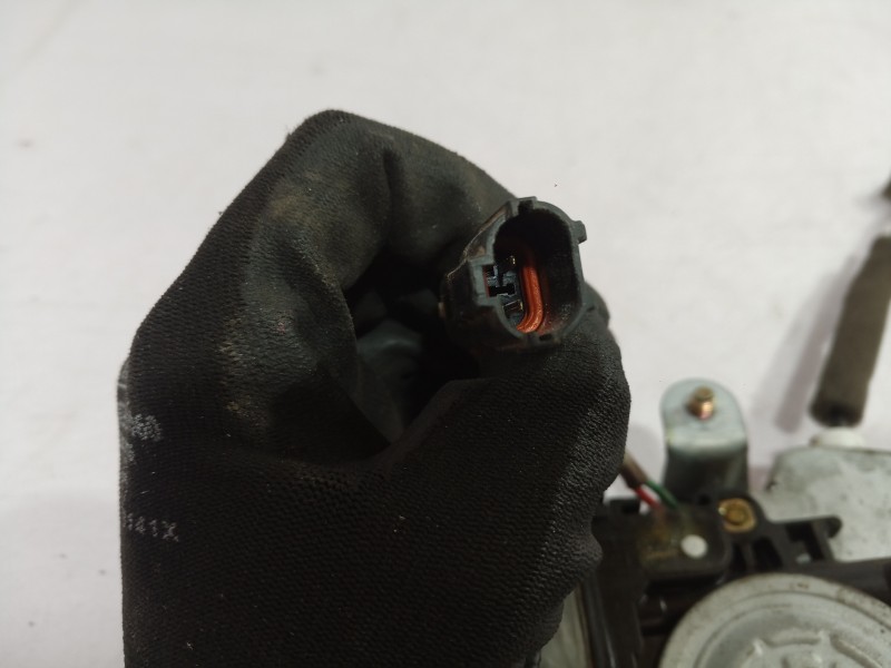 Recambio de motor elevalunas trasero derecho para ssangyong rexton referencia OEM IAM 8810008011 8810008011 8810008011