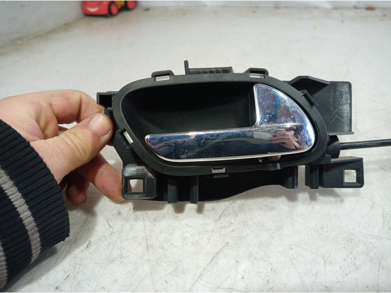 Recambio de cerradura puerta trasera izquierda para citroën c4 grand picasso referencia OEM IAM 24099158 24099158 24099158