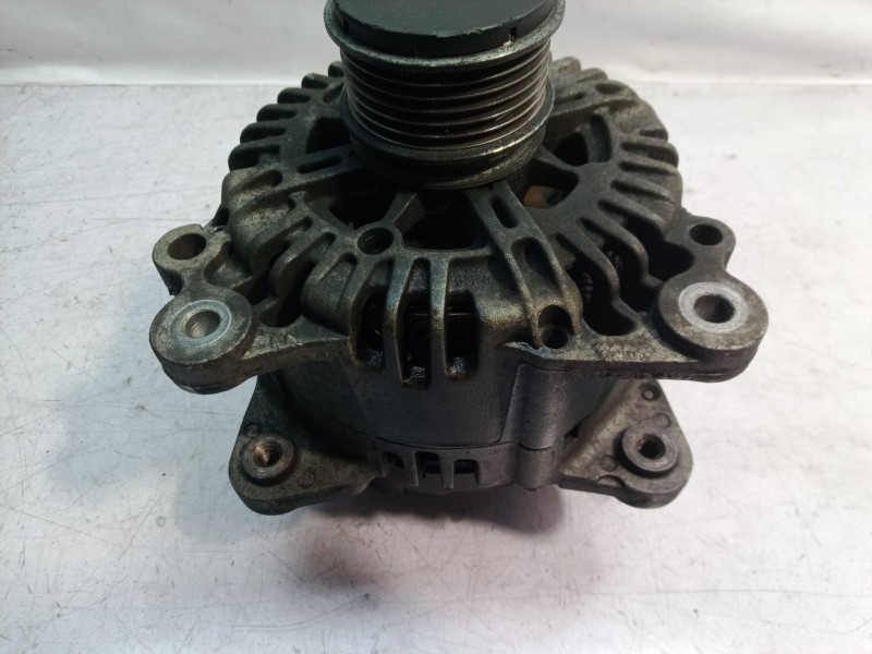 Recambio de alternador para seat leon (1p1) emocion referencia OEM IAM 06F903023 06F903023 06F903023