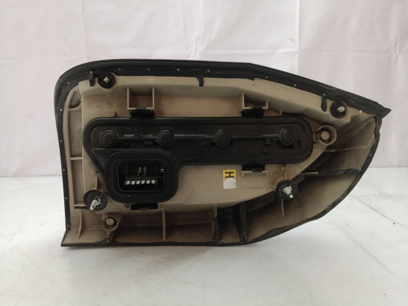 Recambio de piloto trasero derecho para opel zafira a elegance referencia OEM IAM   