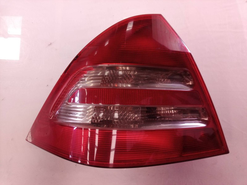 Recambio de piloto trasero izquierdo para mercedes-benz clase c (w203) berlina 220 cdi (203.006) referencia OEM IAM 2038200164 2