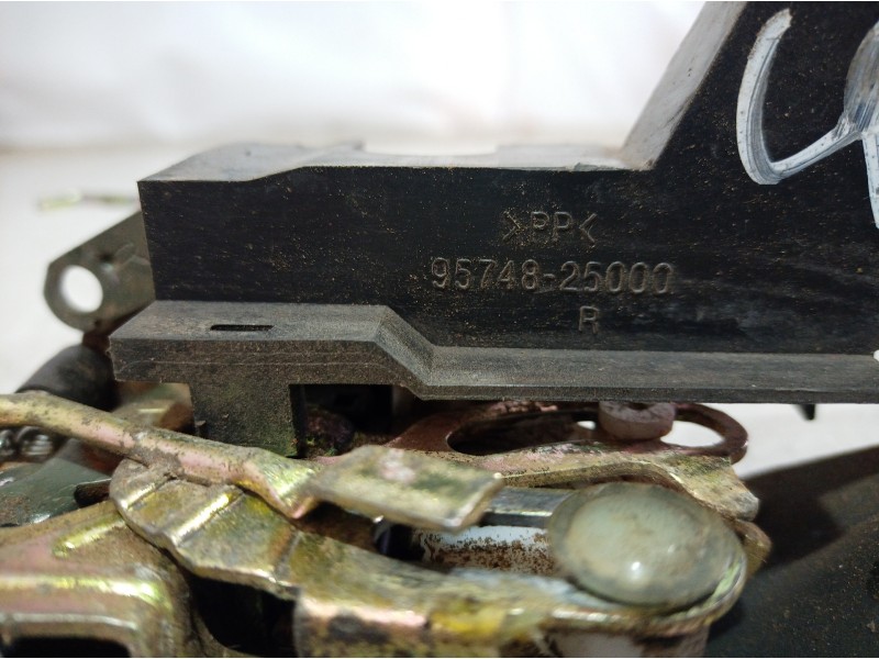 Recambio de cerradura puerta delantera derecha para hyundai accent (lc) 1.3 cat referencia OEM IAM 9574825000 9574825000 9574825