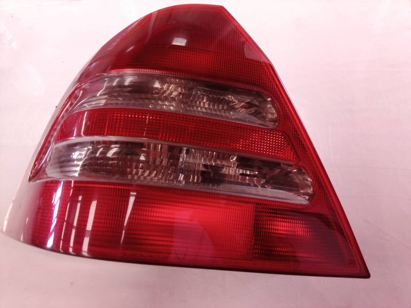 Recambio de piloto trasero izquierdo para mercedes-benz clase c (w203) berlina 220 cdi (203.006) referencia OEM IAM 2038200164 2