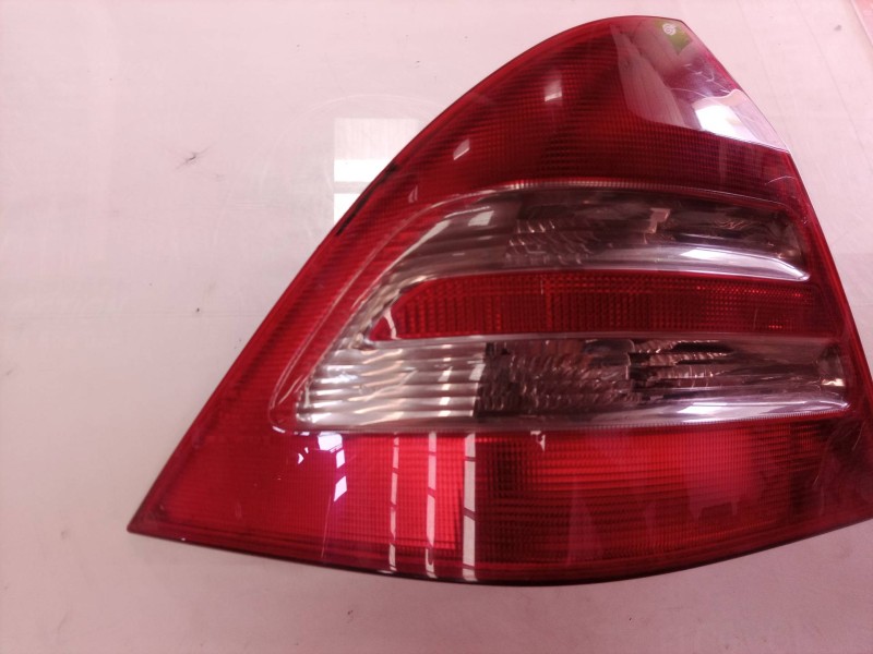 Recambio de piloto trasero izquierdo para mercedes-benz clase c (w203) berlina 220 cdi (203.006) referencia OEM IAM 2038200164 2