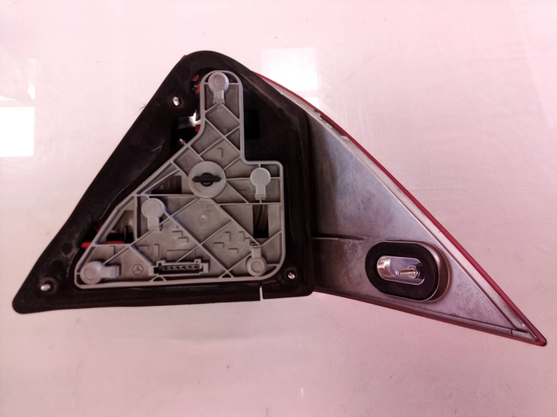 Recambio de piloto trasero izquierdo para mercedes-benz clase c (w203) berlina 220 cdi (203.006) referencia OEM IAM 2038200164 2