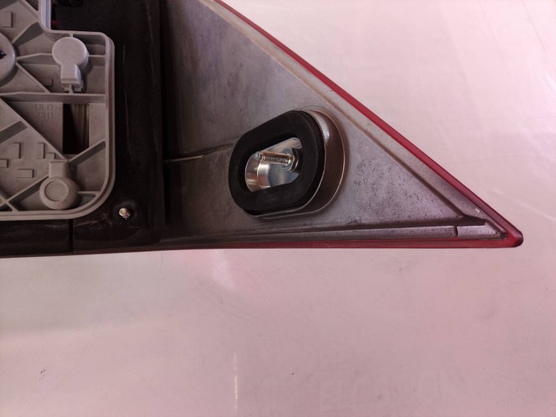 Recambio de piloto trasero izquierdo para mercedes-benz clase c (w203) berlina 220 cdi (203.006) referencia OEM IAM 2038200164 2