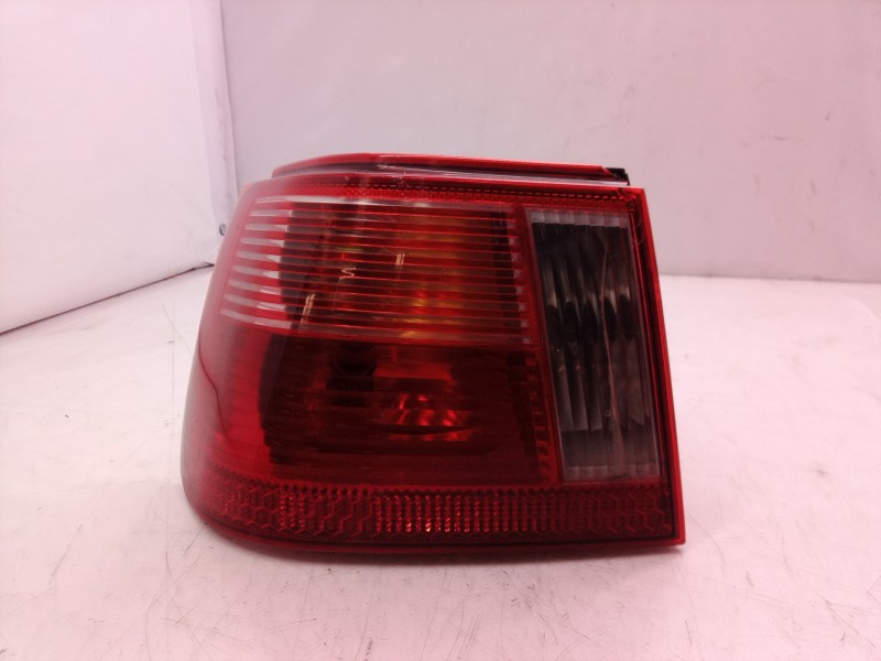 Recambio de piloto trasero izquierdo para seat ibiza (6k1) select referencia OEM IAM   