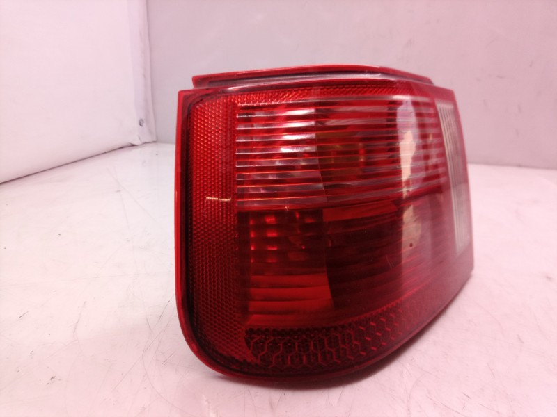 Recambio de piloto trasero izquierdo para seat ibiza (6k1) select referencia OEM IAM   