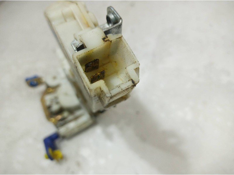 Recambio de cerradura puerta delantera derecha para nissan almera (n16/e) referencia OEM IAM 8055261 8055261 8055261