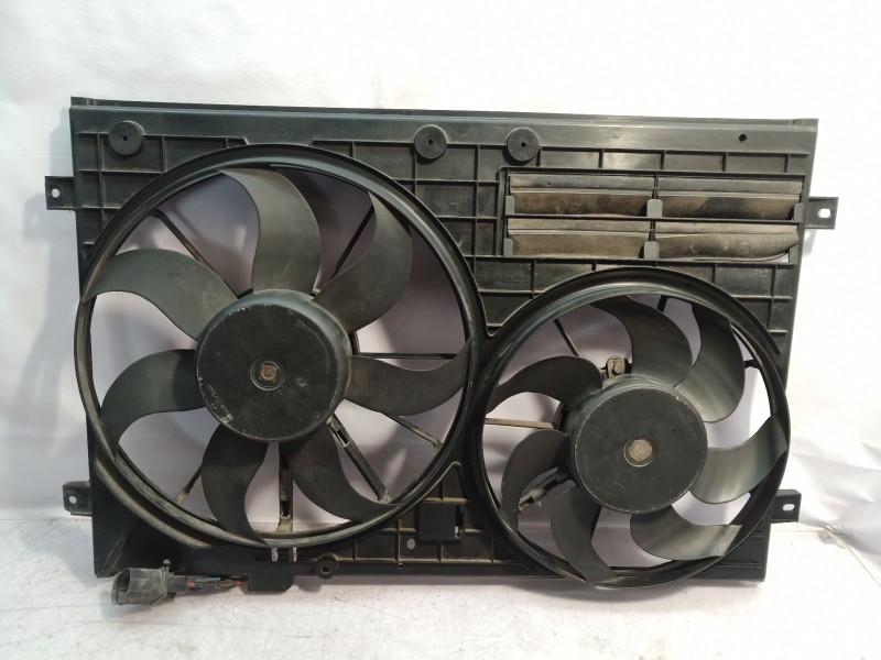 Recambio de electroventilador para seat leon (1p1) emocion referencia OEM IAM 1355D300199 1355D300199 1K0121205